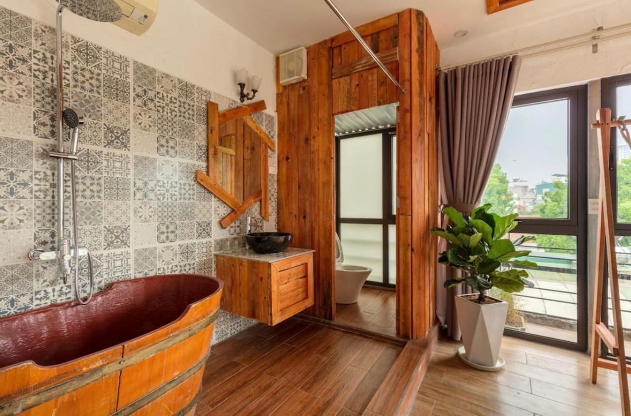 Apartment Tropical Theme Studio - Centrally Located - City View Hanoi