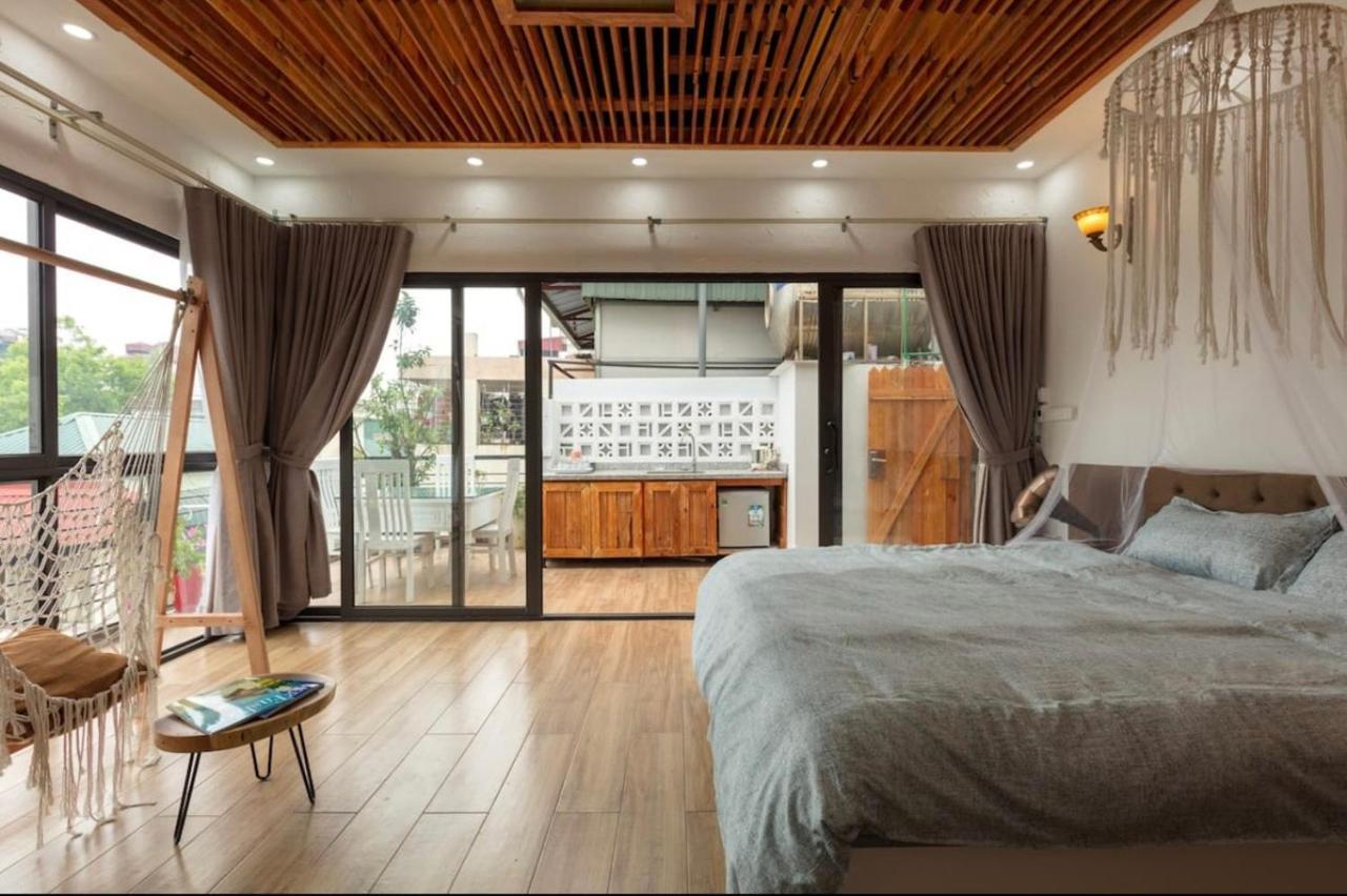 Tropical Theme Studio - Centrally Located - City View Hanoi