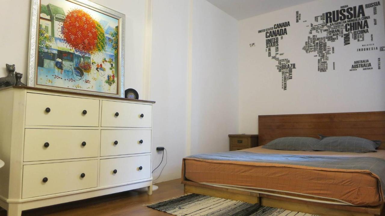 Wind Chimes Hideaway - In Apartment