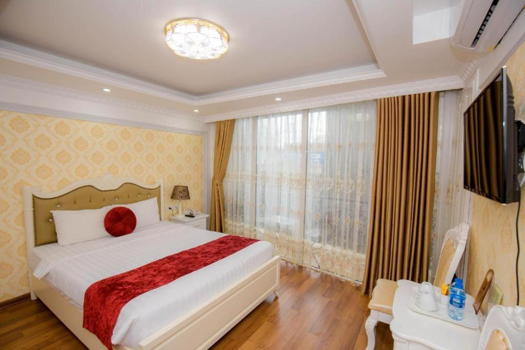 Cristina Boutique Hanoi