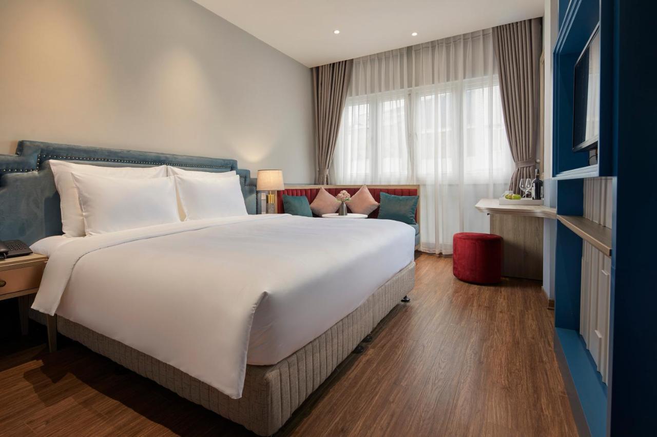 Flora Hotel 4*