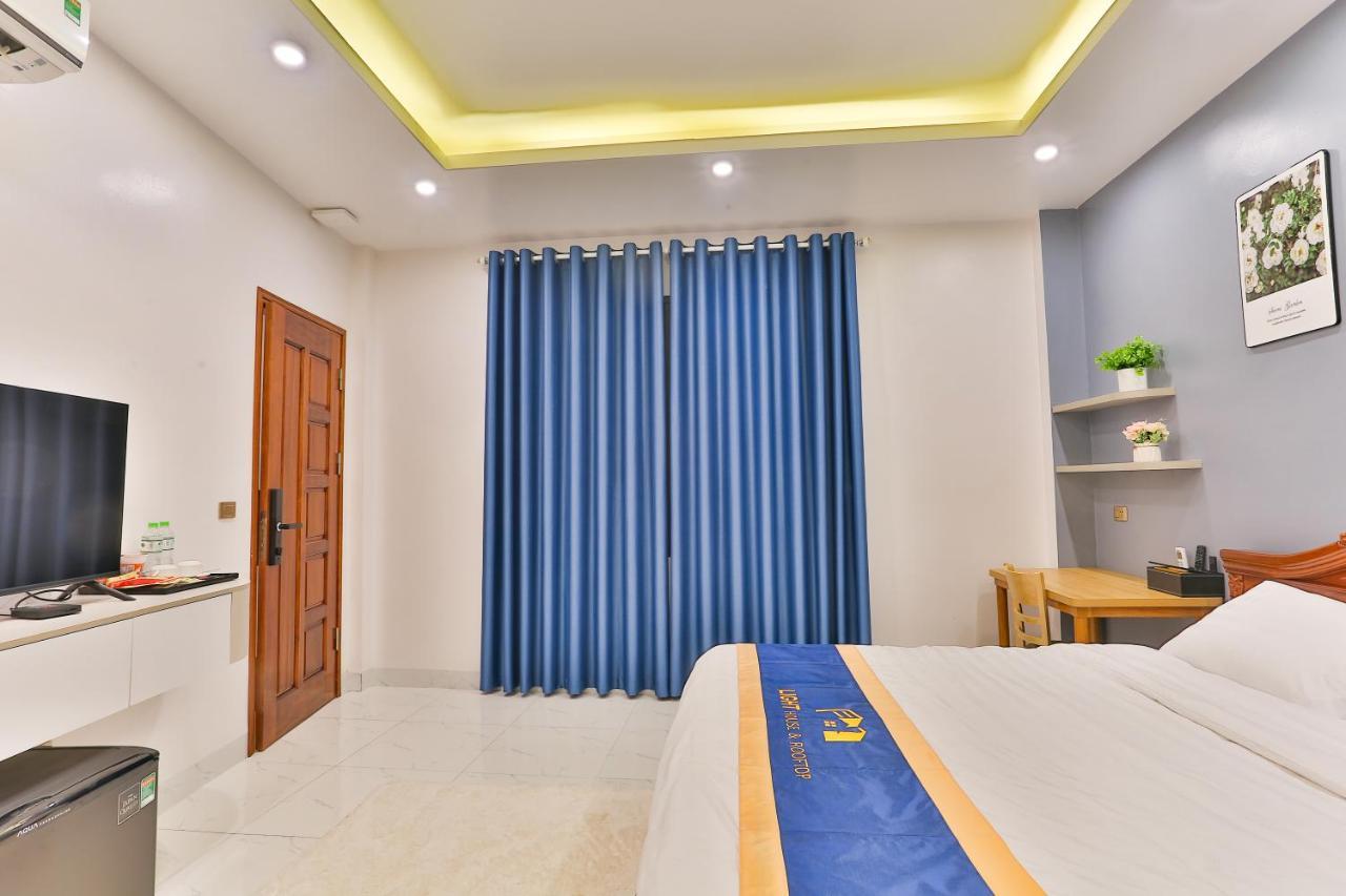 Light House & Rooftop Homestay