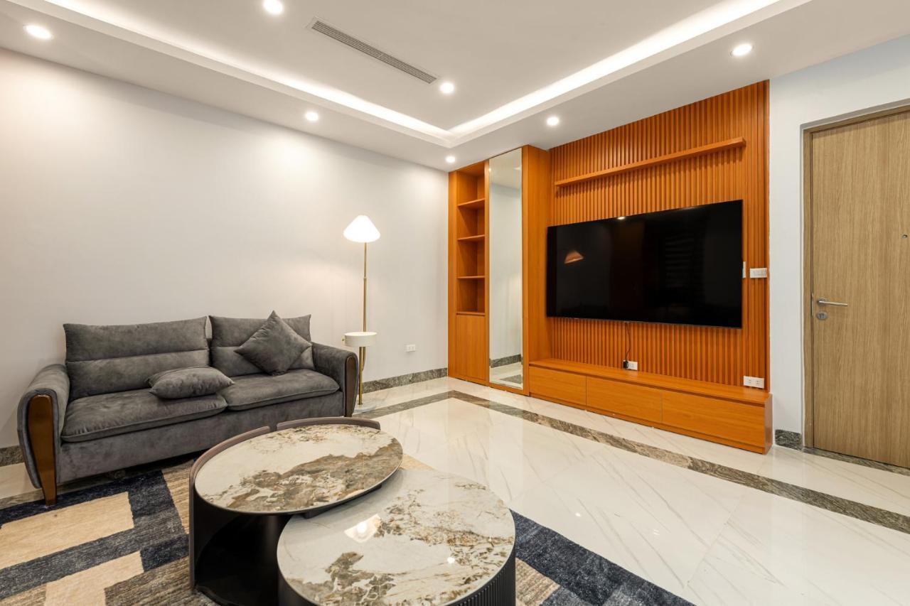Ami House