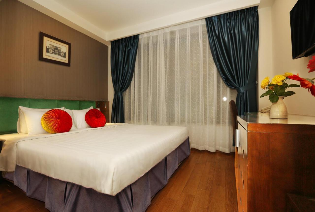 Aviary & Travel Hotel 4*