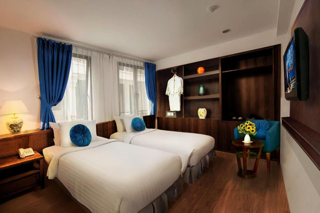 Aviary & Travel 4*