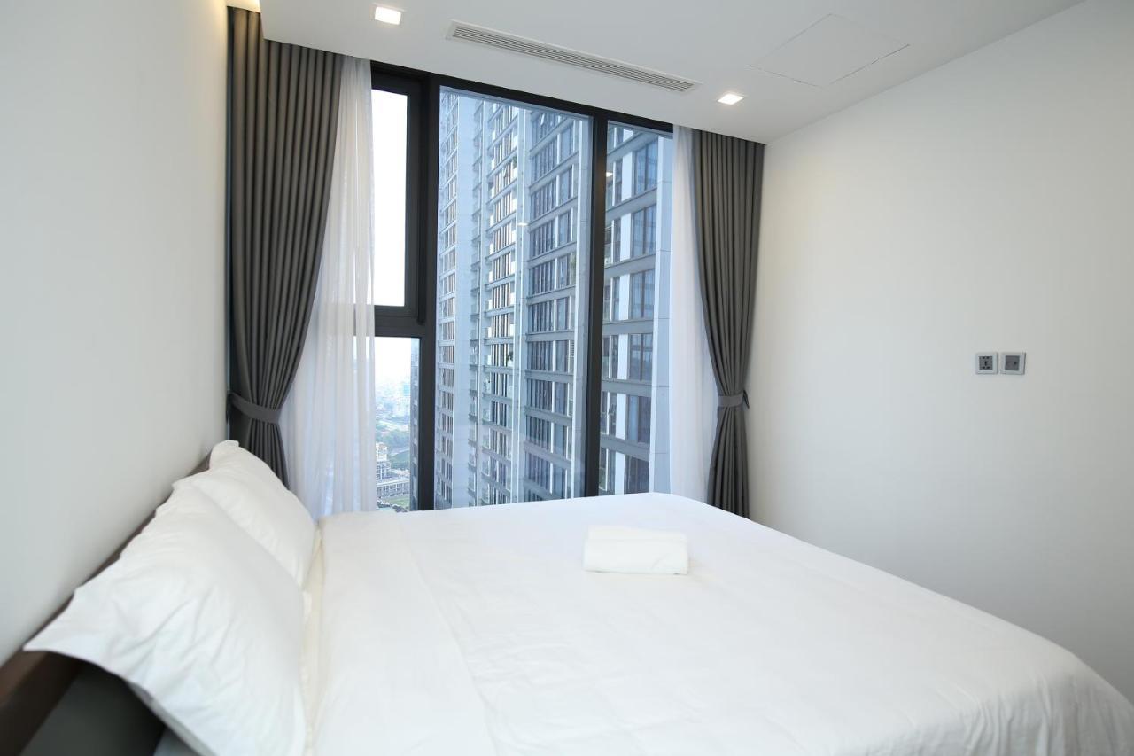 Investland- Vinhomes Metropolis One, Two, Three, Four Bedrooms *