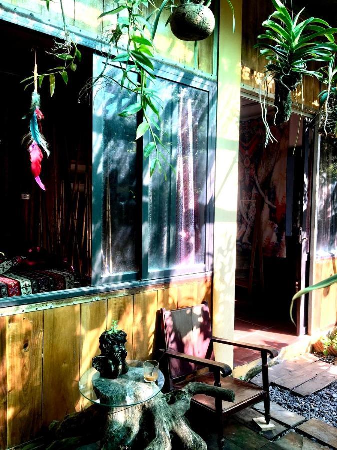 Elephant House - Duong Lam Homestay