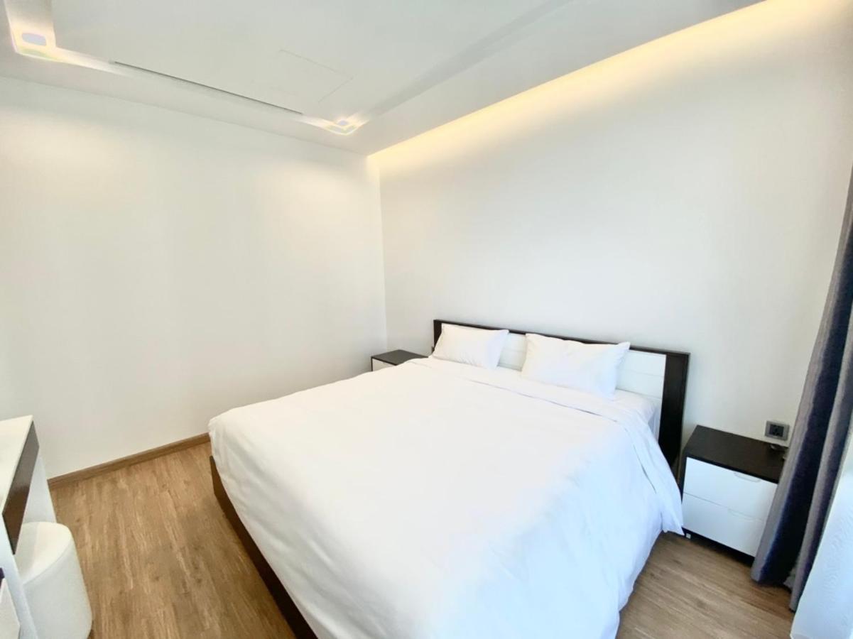 Hana Housing - Vinhomes Metropolis *