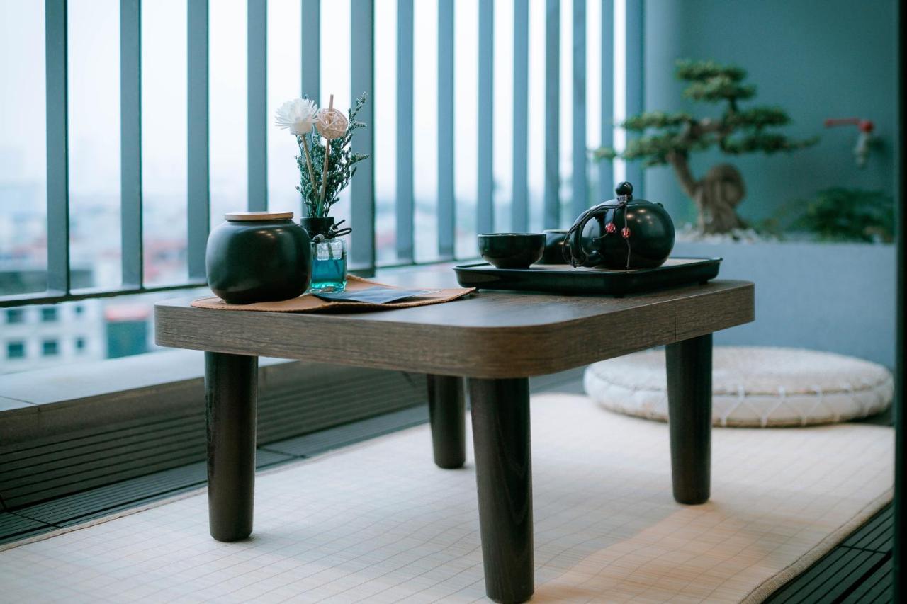 Apastar Luxury - Vinhomes Smart City Apartment *