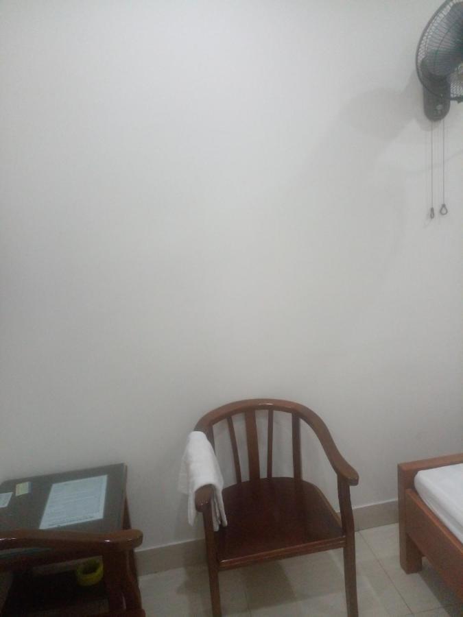 Bed & Breakfast Nam Cuong - Phong Don Co Cua So Thoang Mat Khep Kin - Thang