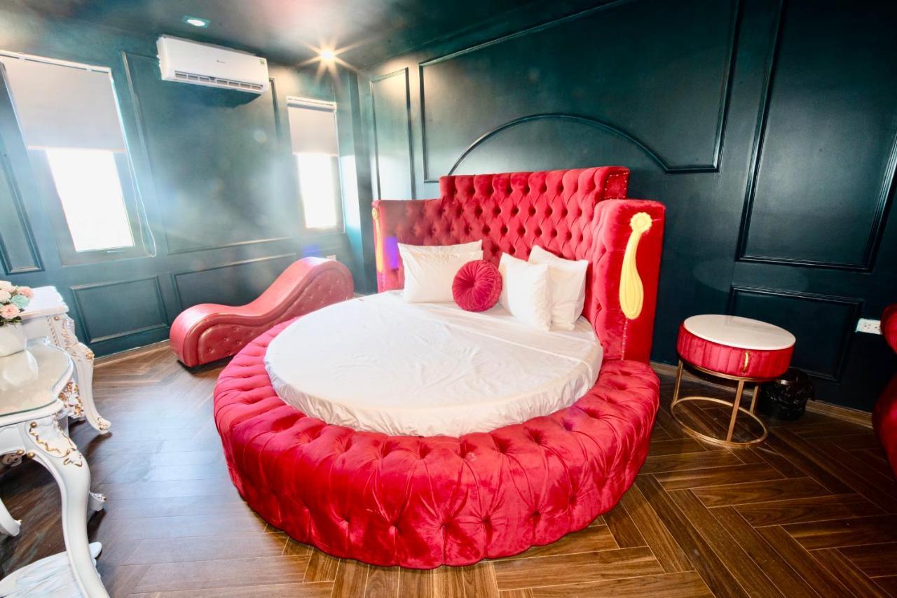 Royal Hotel