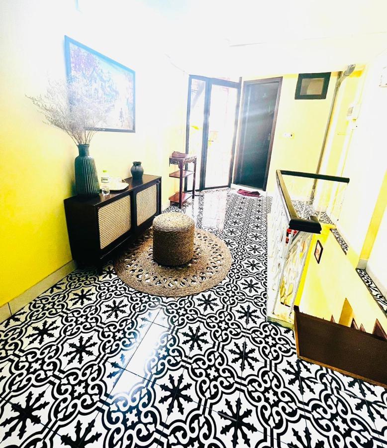 Rosy Old Quarter Homestay *
