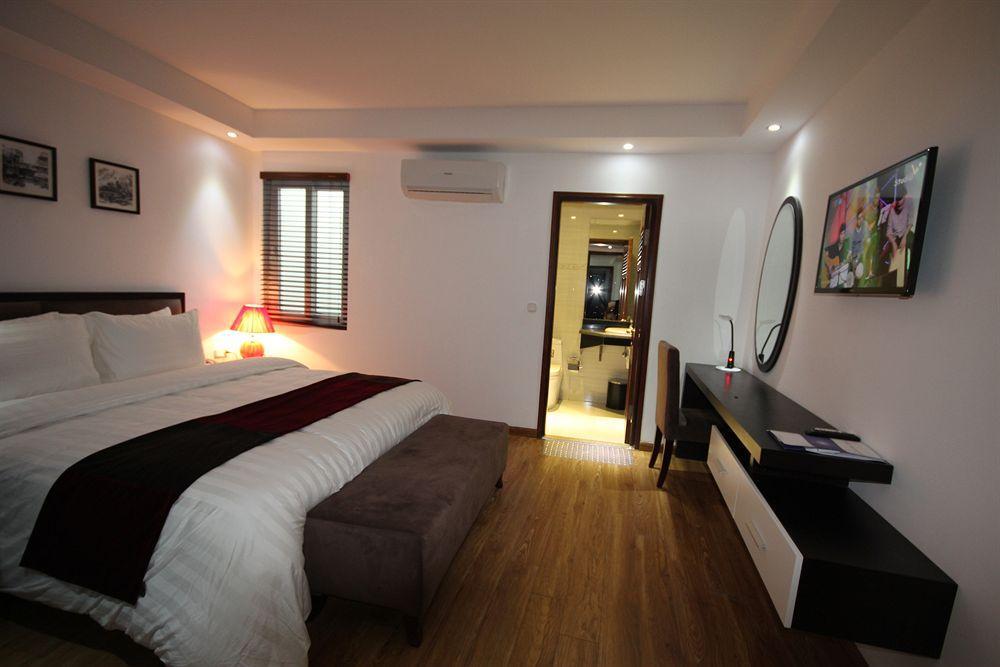 Parklane Hotel