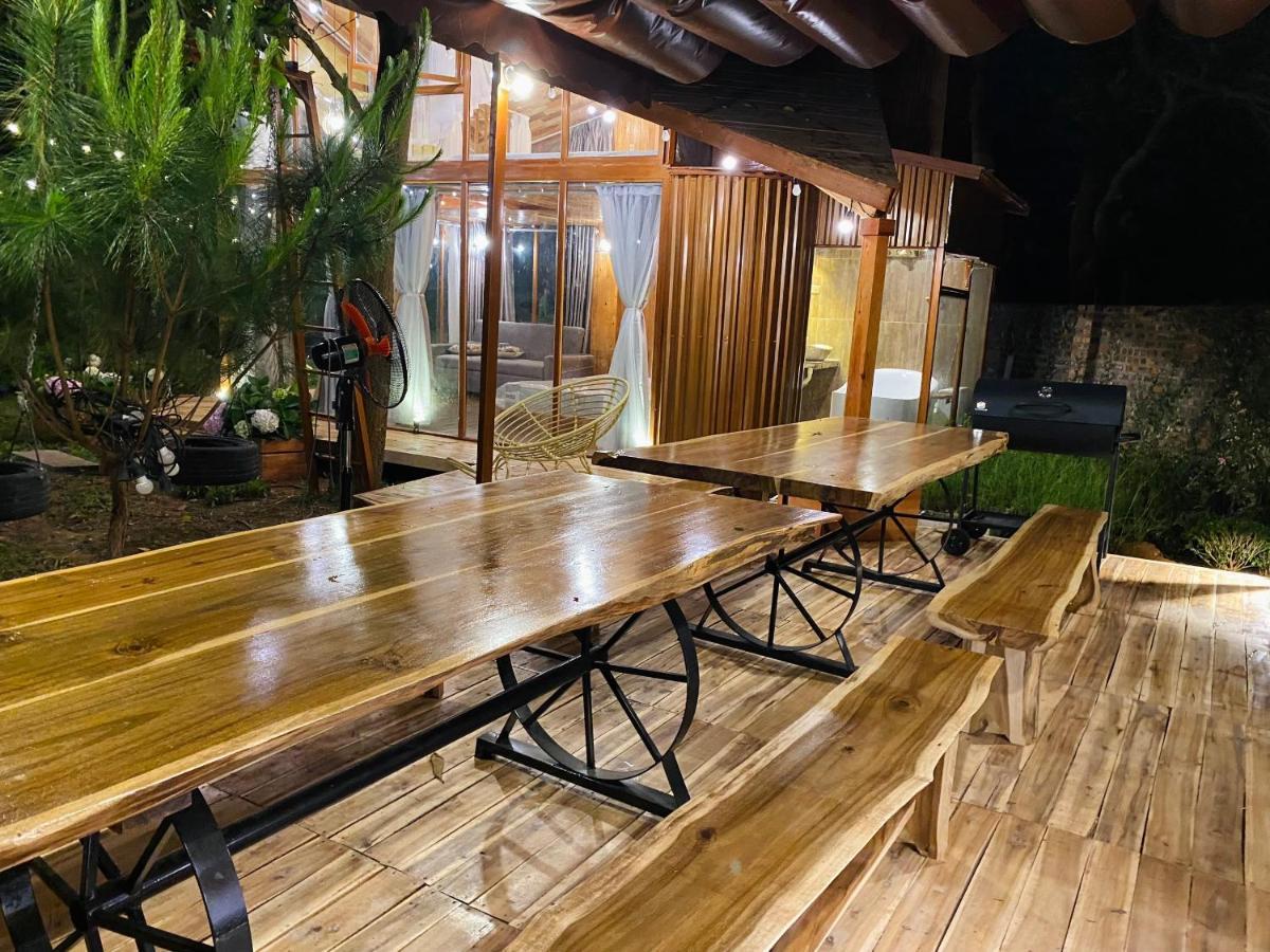 Moon Soc Son - Venuestay Hanoi
