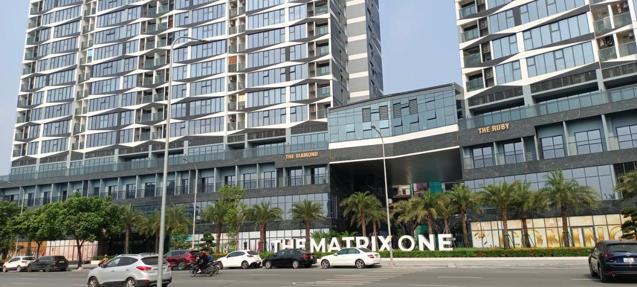 Full House - The Matrix One * Hanoi