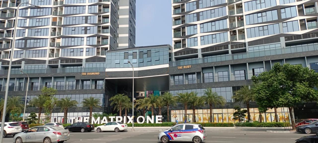 Full House - The Matrix One Hanoi