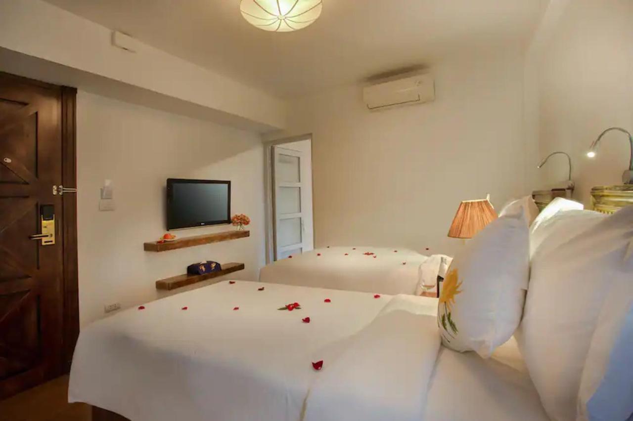Free Airport Service Deals W Singita Classy Boutique & Travel Hotel 4*