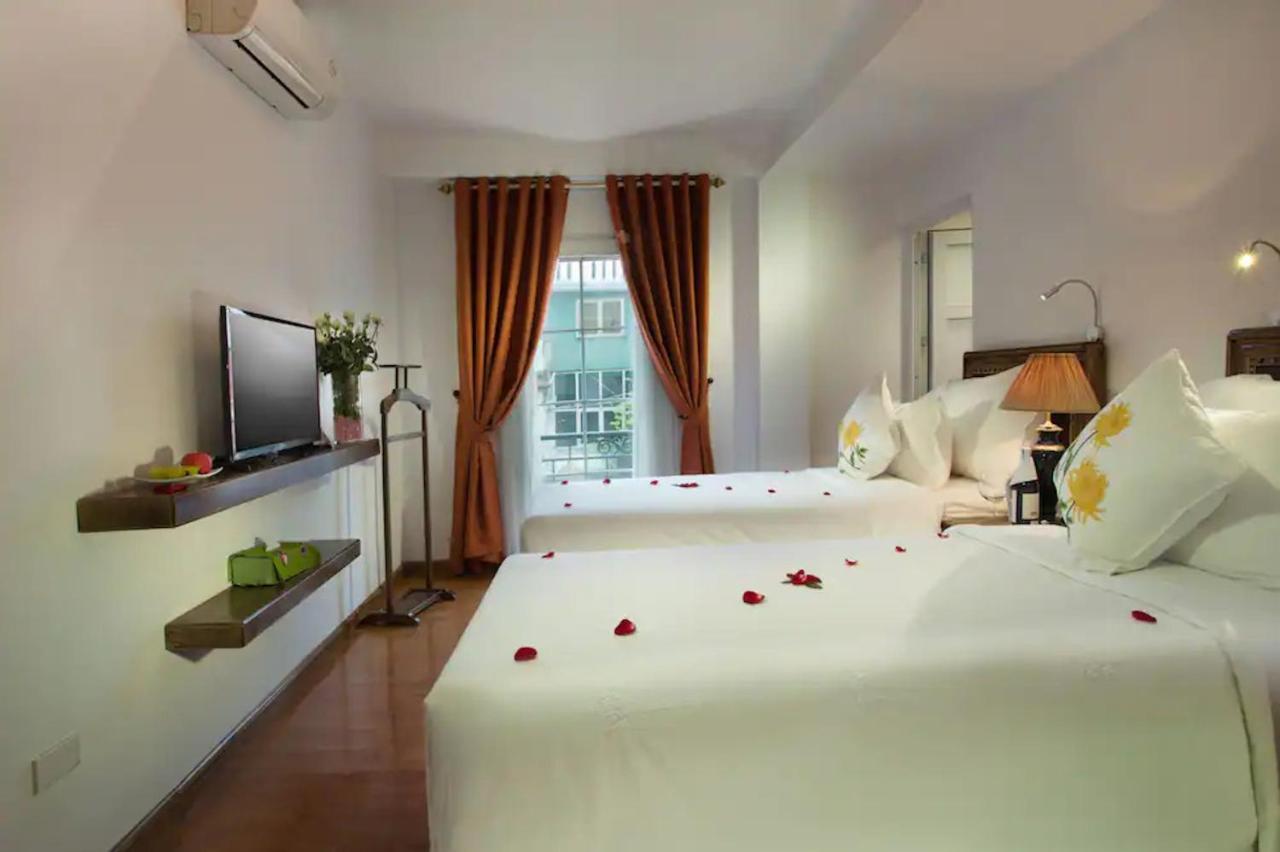 Free Airport Service Deals W Singita Classy Boutique & Travel Hotel