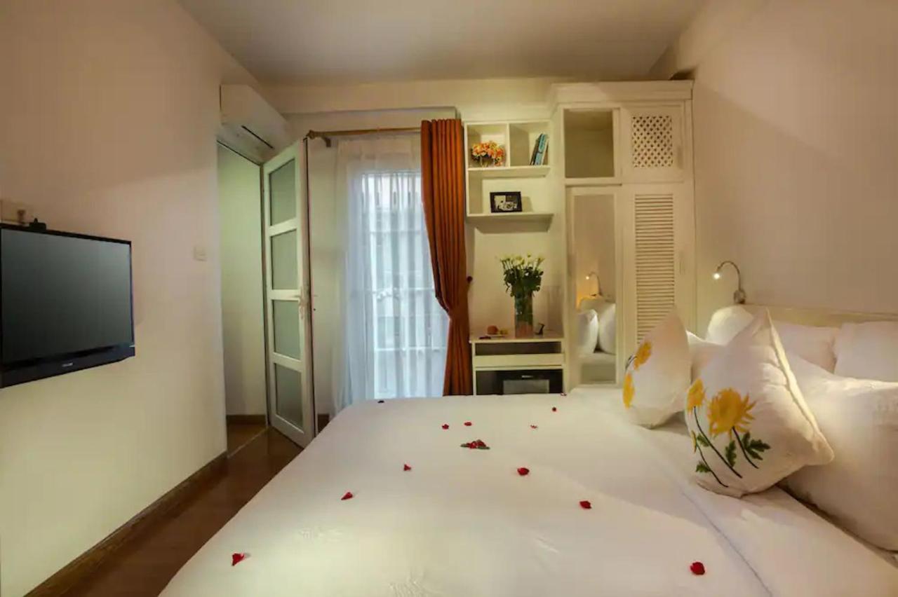 Free Airport Service Deals W Singita Classy Boutique & Travel 4*