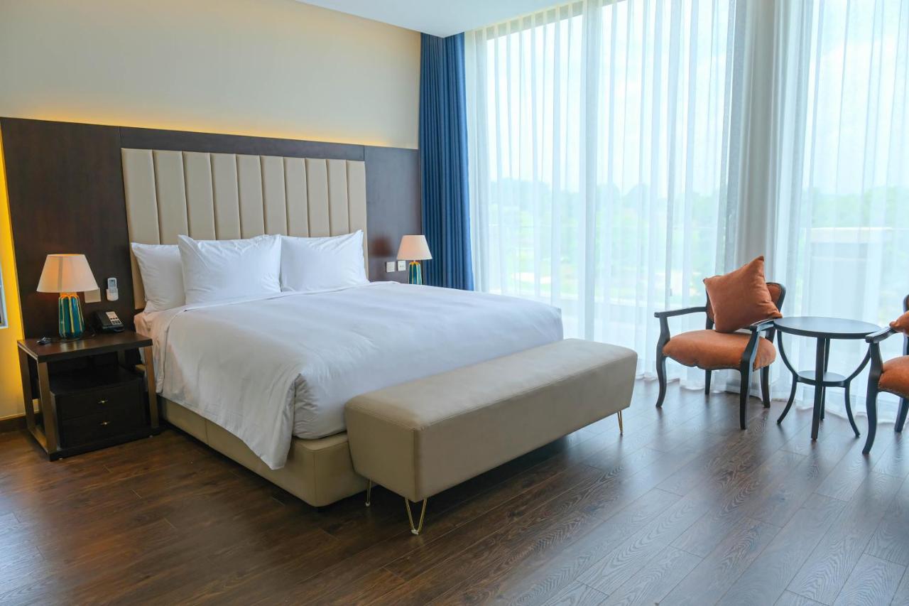 Wyndham Sky And Hotel Hanoi