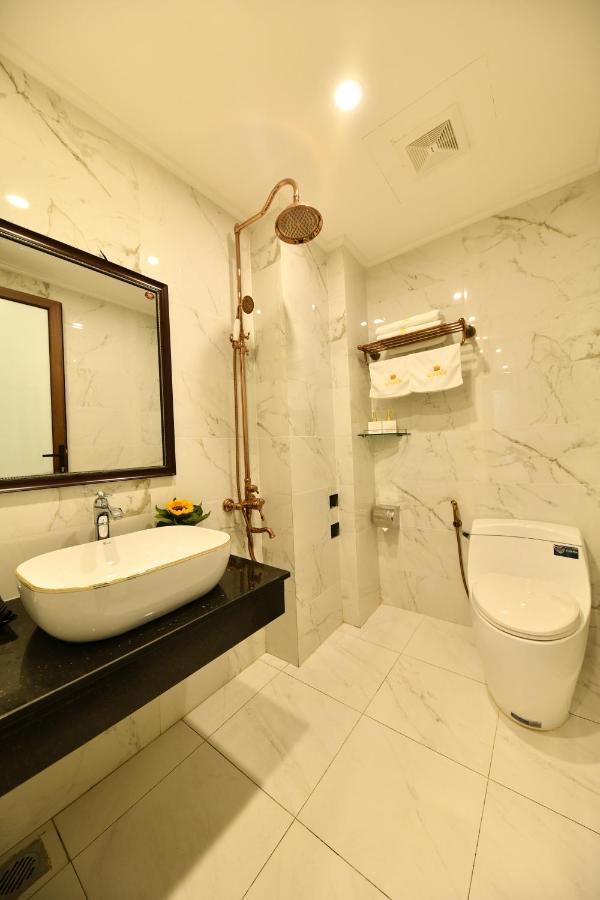 Kingdom Hotel 3*