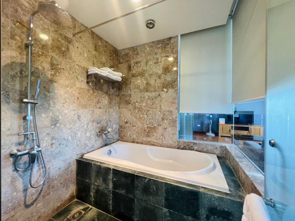 Khách sạn Hana Riverside 3*