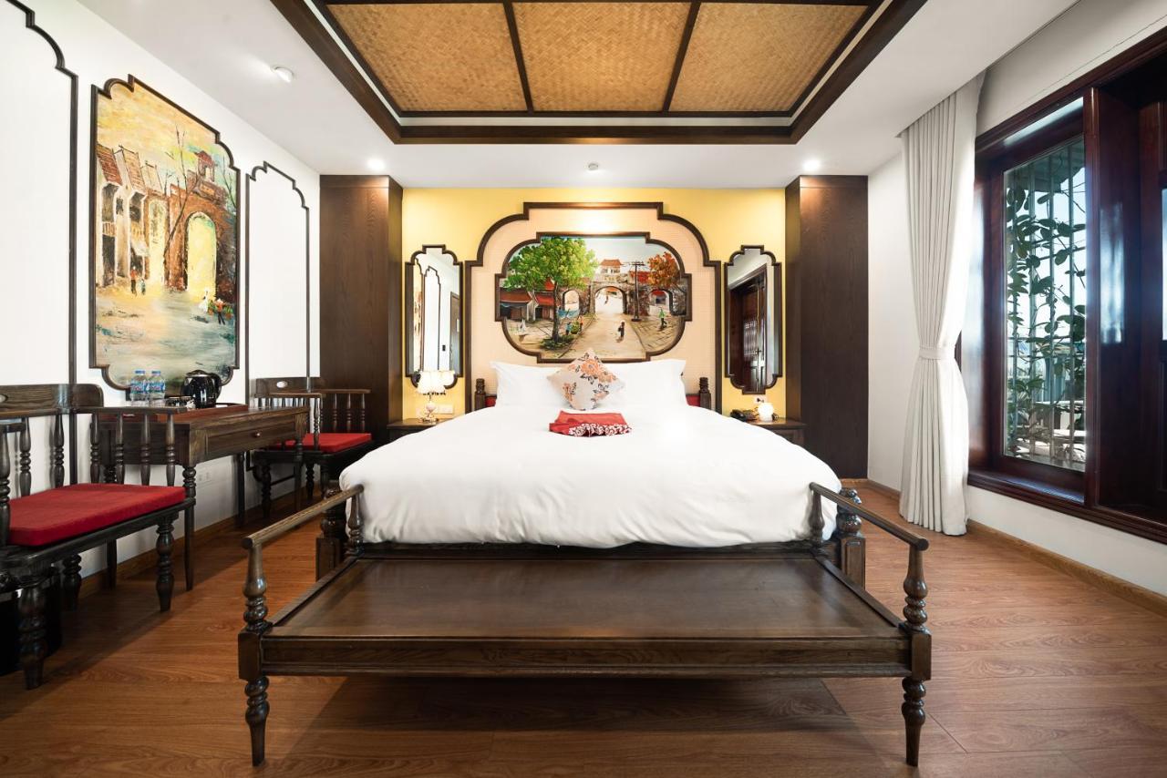 Hotel Veshia & 4*