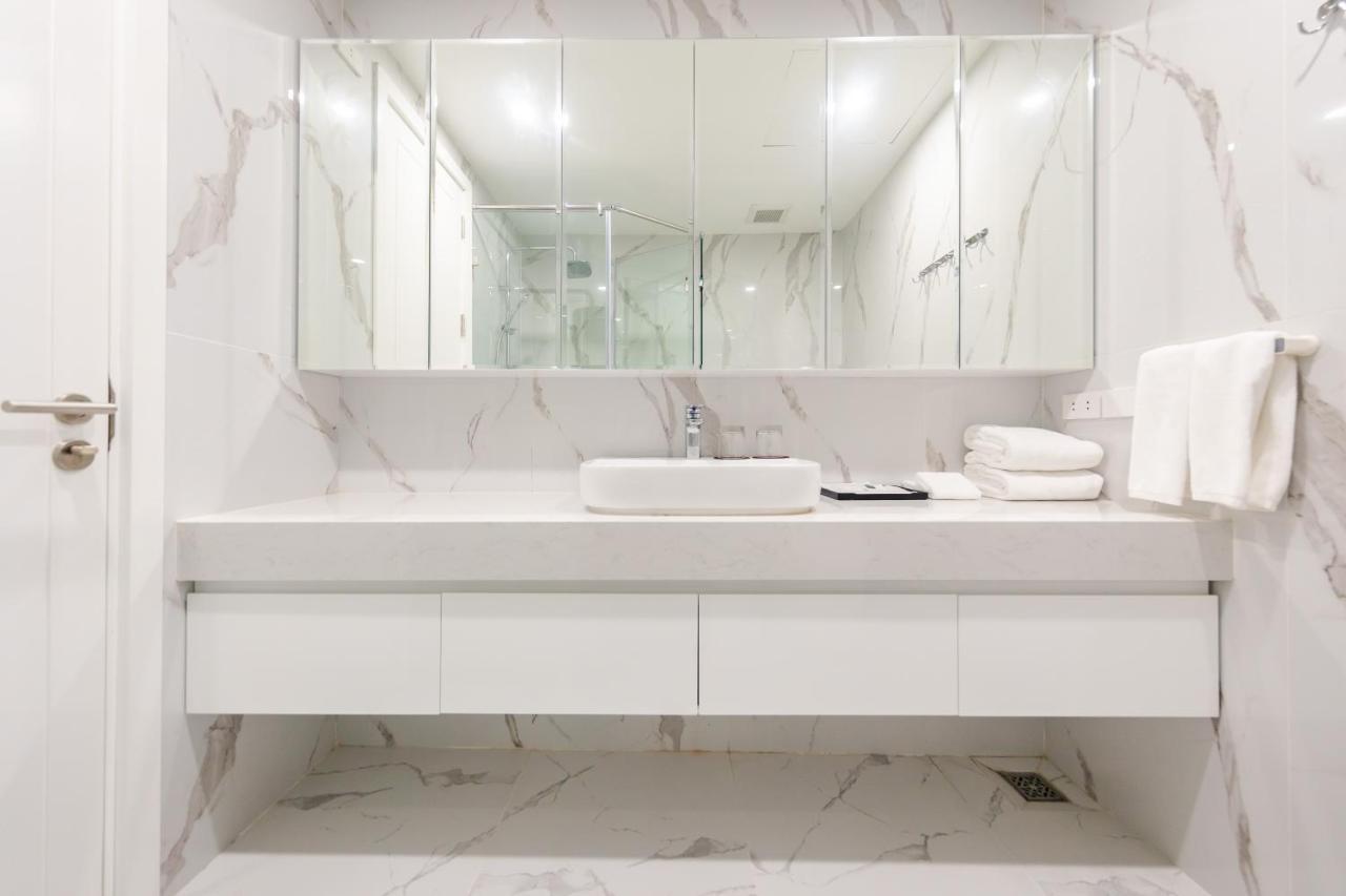 Five Star Westlake 1st-4th Floors & Serviced Hotel 5*