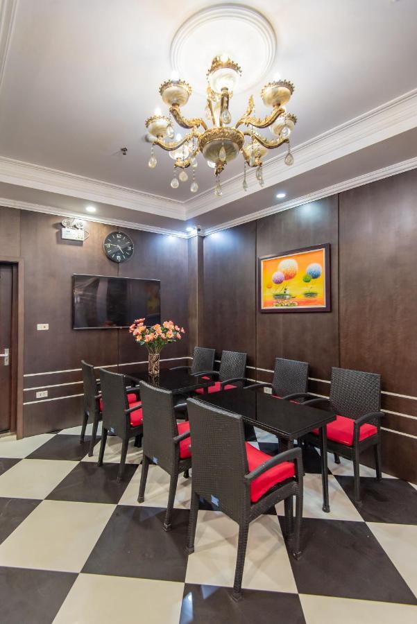 Coco Cau Giay Hotel 3*