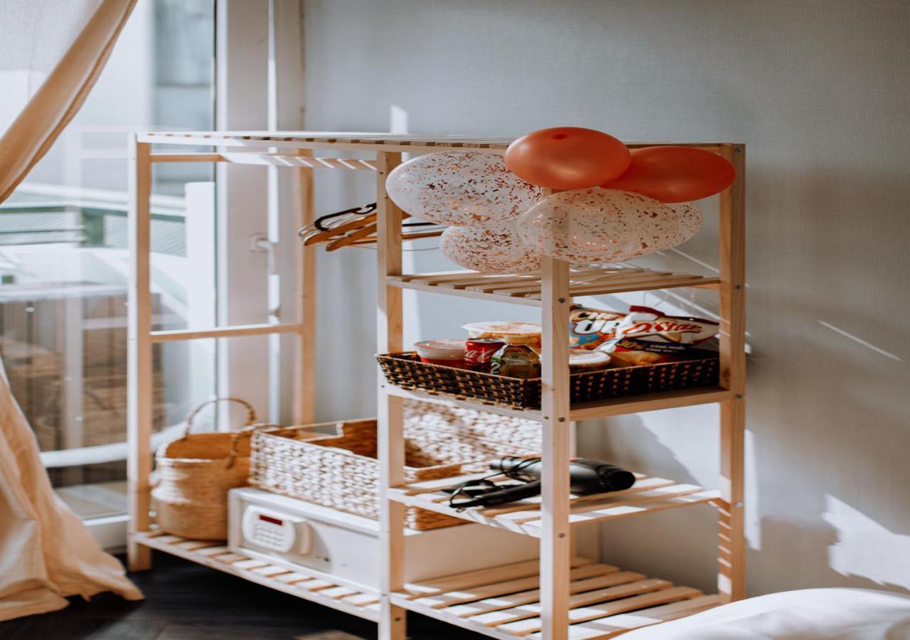 16 Ngo Huyen Homestay And Travel - The Old Quarter Homestay