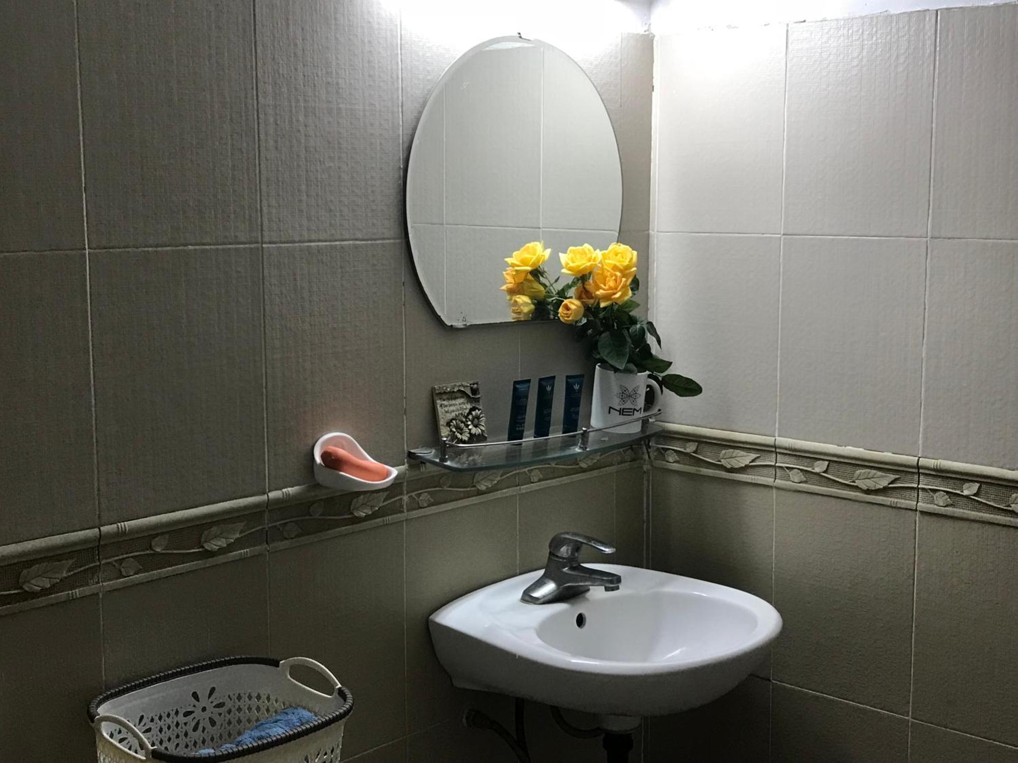 105 Lang Ha Apartment *