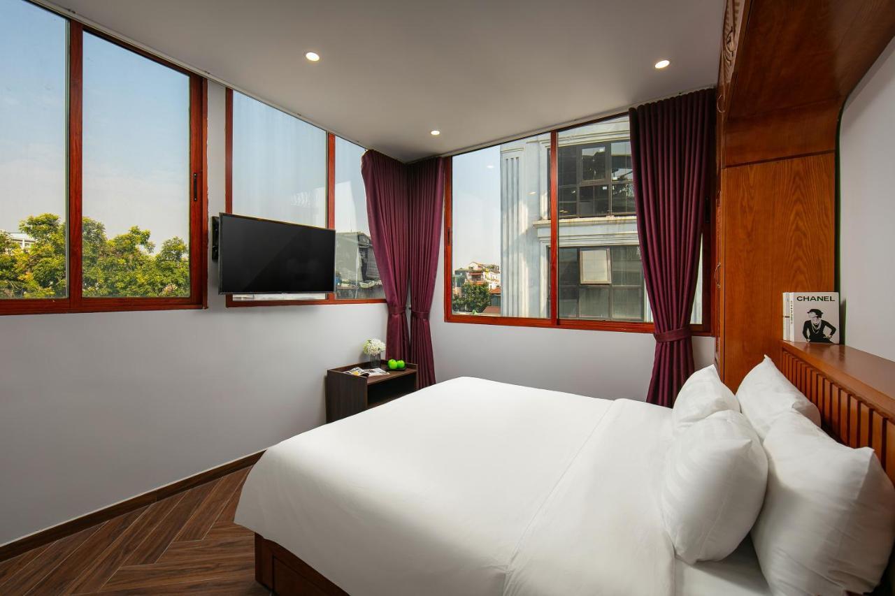 Hotel Cristina Center & 3*