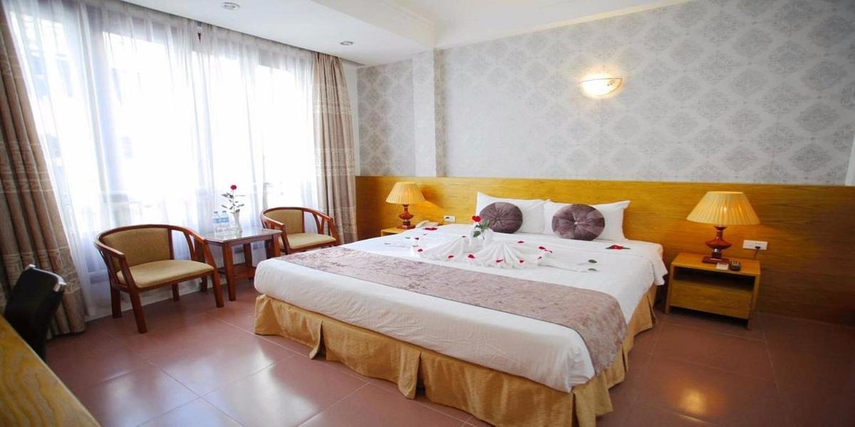 Mayhouse Travel *