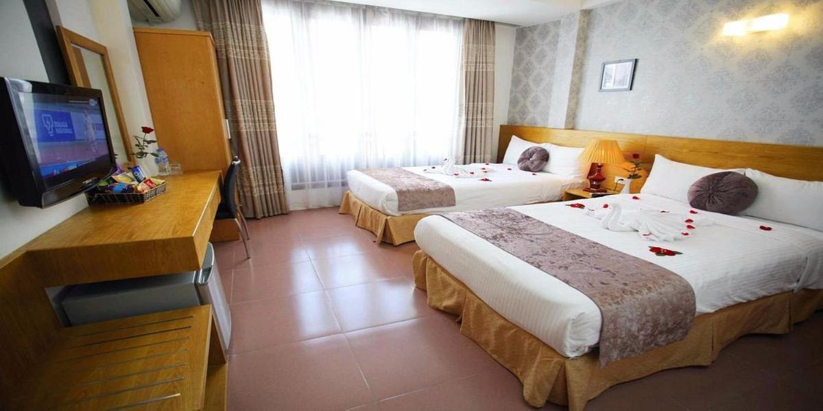 Mayhouse Travel *