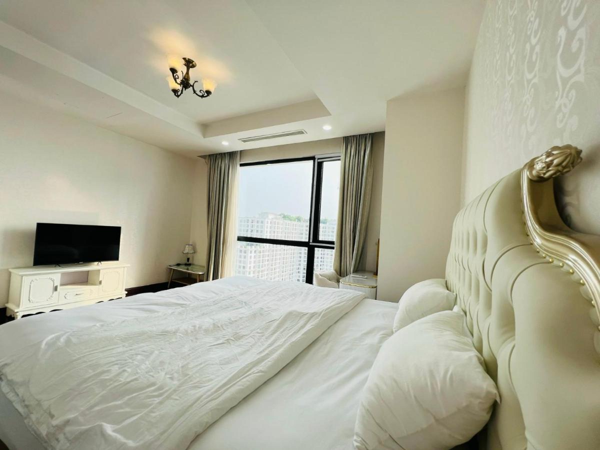 Vincom Royal 72 Nguyen Trai Thanh Xuan * Hanoi