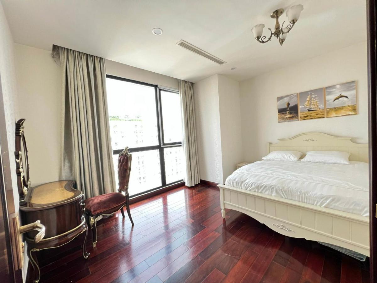 Vincom Royal 72 Nguyen Trai Thanh Xuan Hanoi