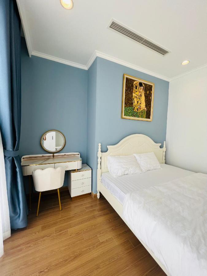Vincom Royal 72 Nguyen Trai Thanh Xuan * Hanoi