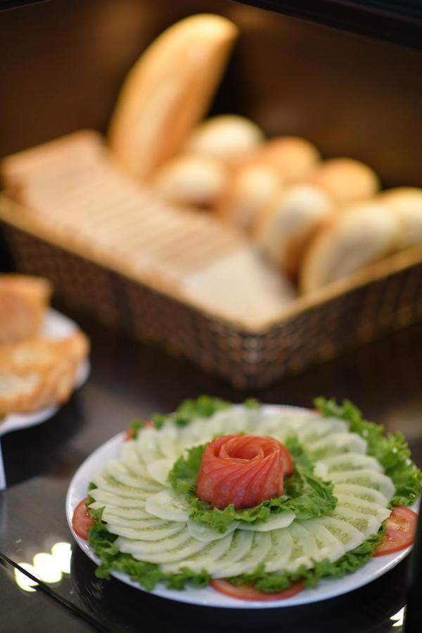 Hotel Elpis & Hanoi