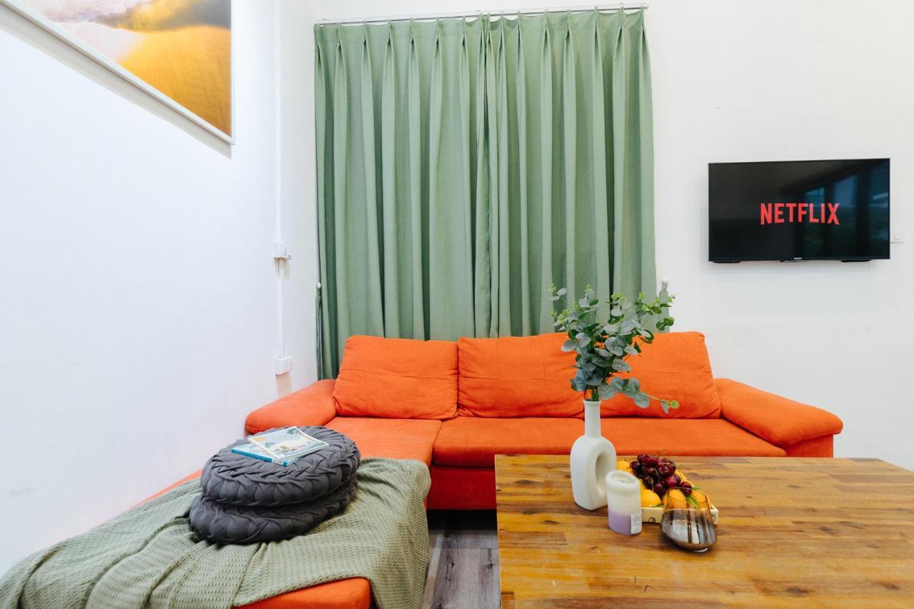 Economy & Premium With Large Groups, Central Location