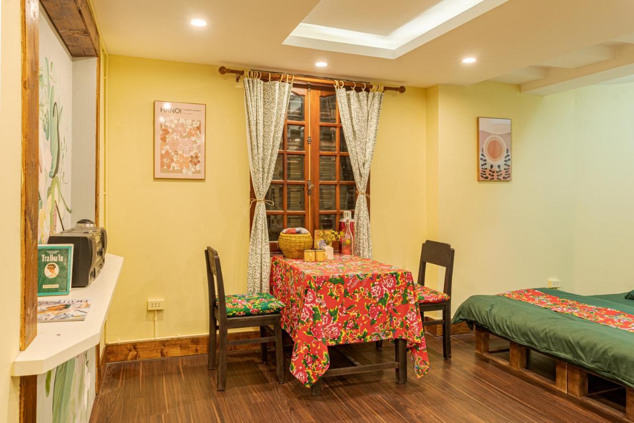 Retro 80s Apartment Hanoi