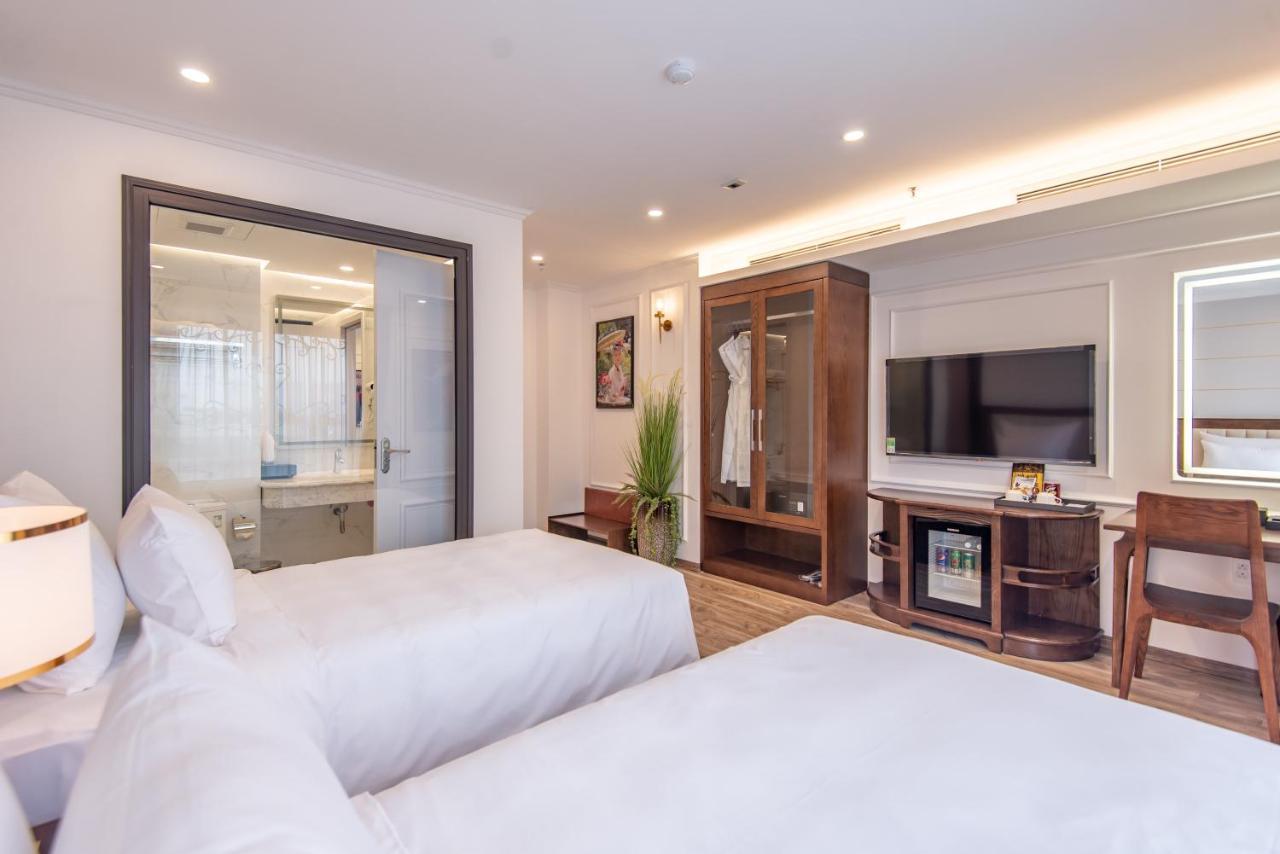Reyna Luxury & Hotel Hanói