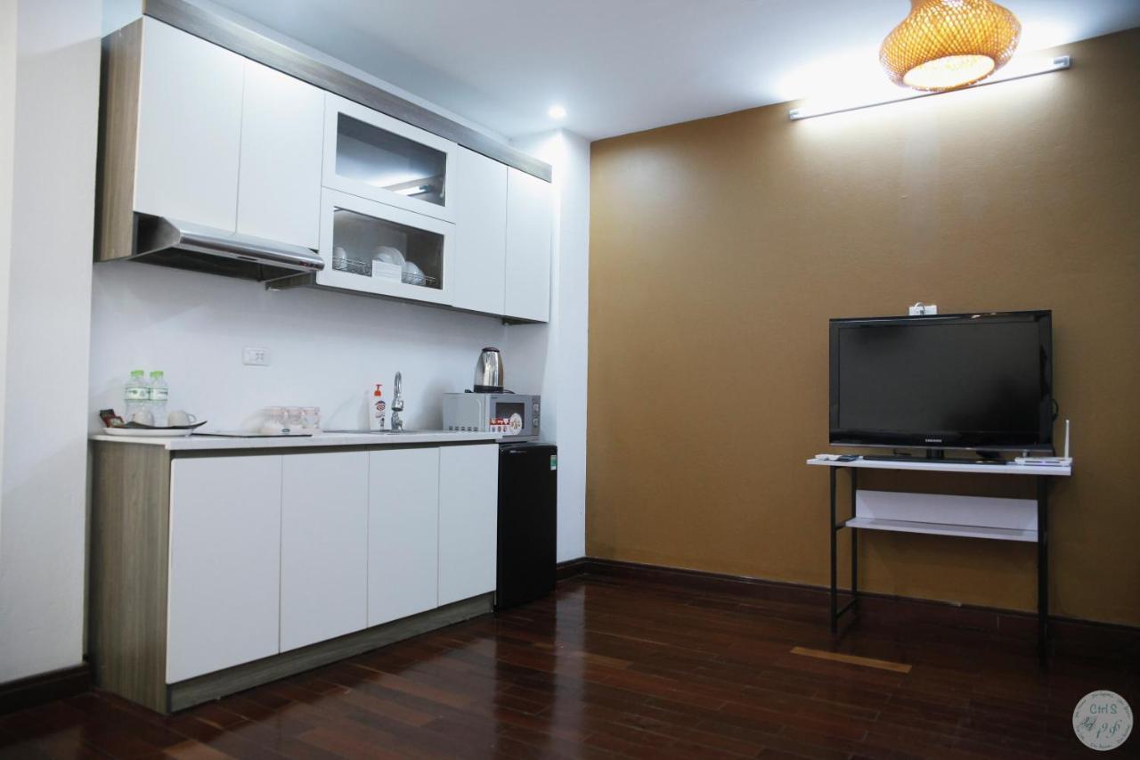 The Center Gem: Lakeside Retreat At Hoan Kiem Apartment *