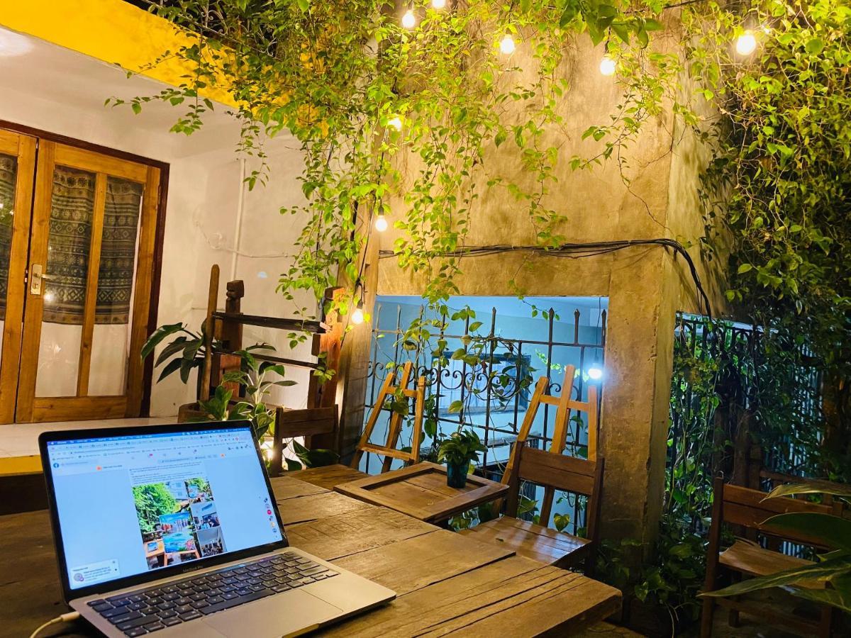 Chu Nhat Cafe & - 12 Ngo 41 Duong Lang - Co So 1 *