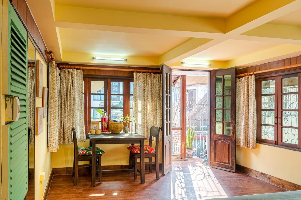 Apartment Retro 80s Hanoi