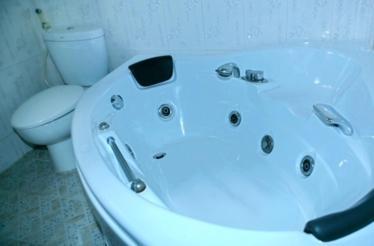 Avi Airport Guest house