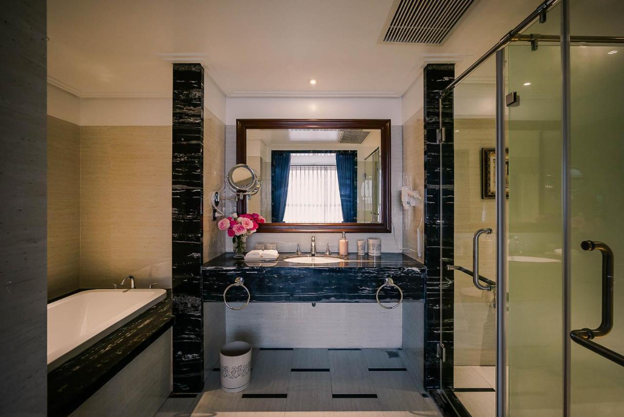 Le Jardin Haute Couture Hotel Hanói