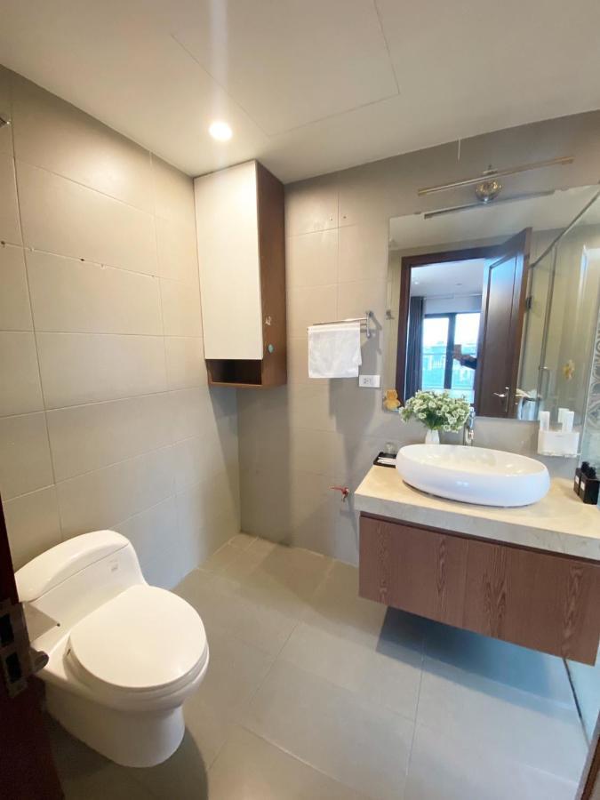 Luxe Paradise Trinh Cong Son *