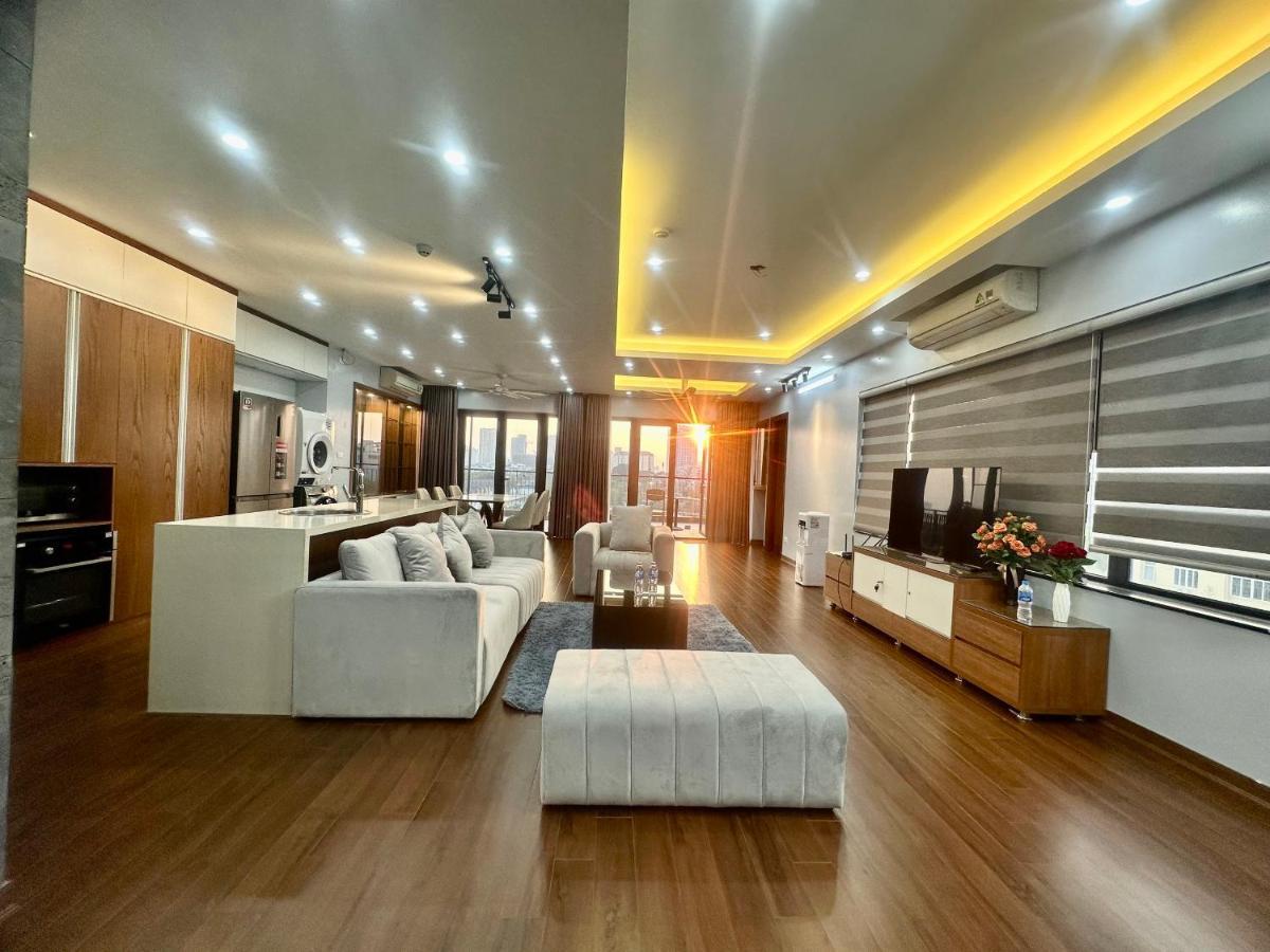 Luxe Paradise Trinh Cong Son