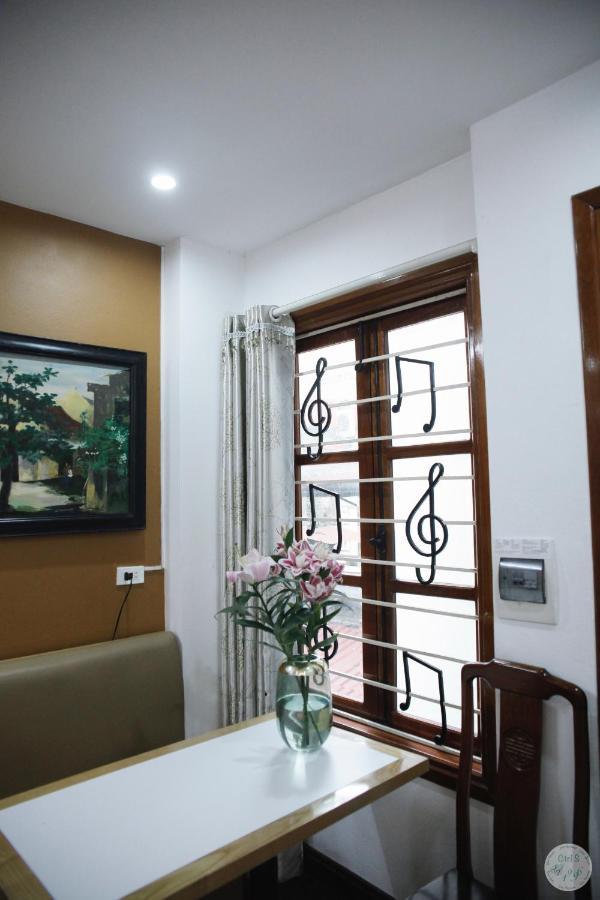 Apartment The Center Gem: Lakeside Retreat At Hoan Kiem