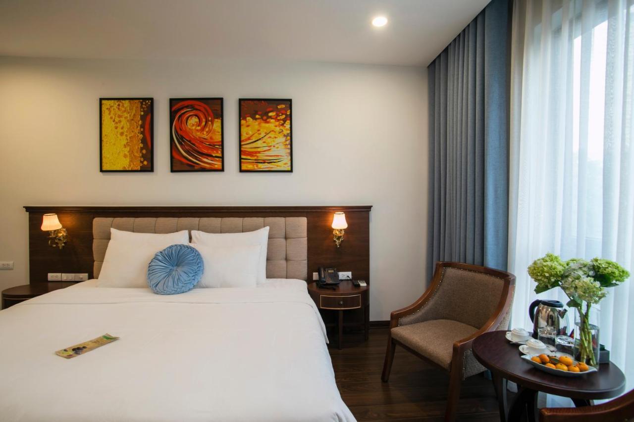 Western Boutique 3*